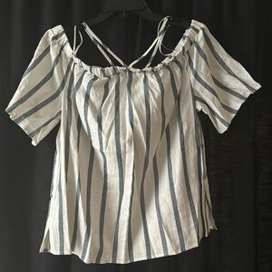 Brand-Vince Camuto , over the shoulder white and blue stripe